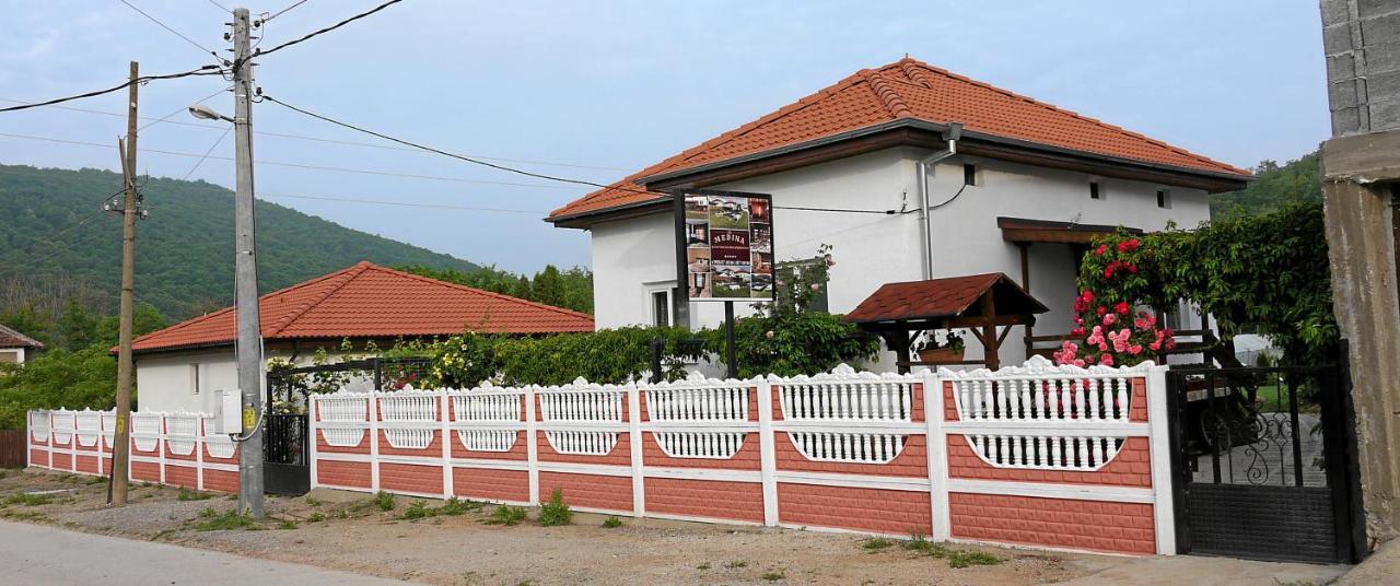 Guest House Medina Belogradtjik Exteriör bild